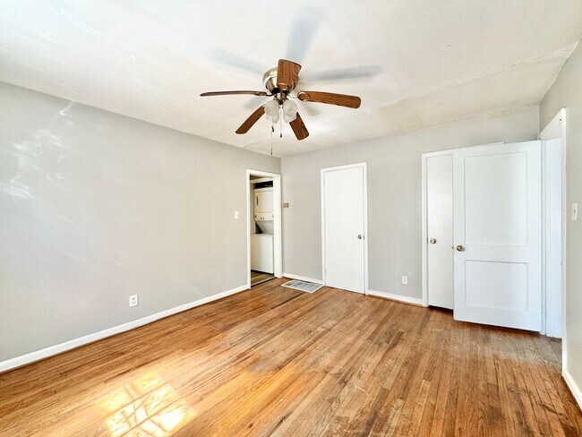 1006 East Side Dr Unit 1006 E Side Drive Unit B
