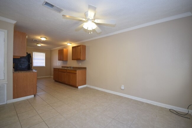 Photo - 132 Wilson St Unit Apartment 3C