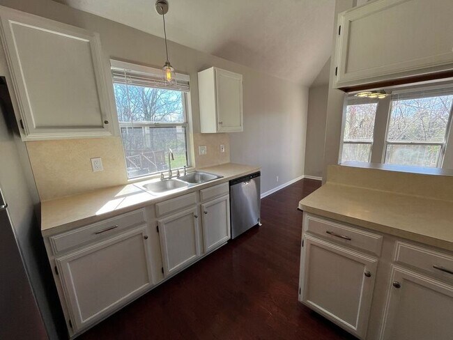 Photo - 4985 Alexis Dr