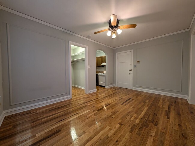 837 W Wolfram St Unit 306