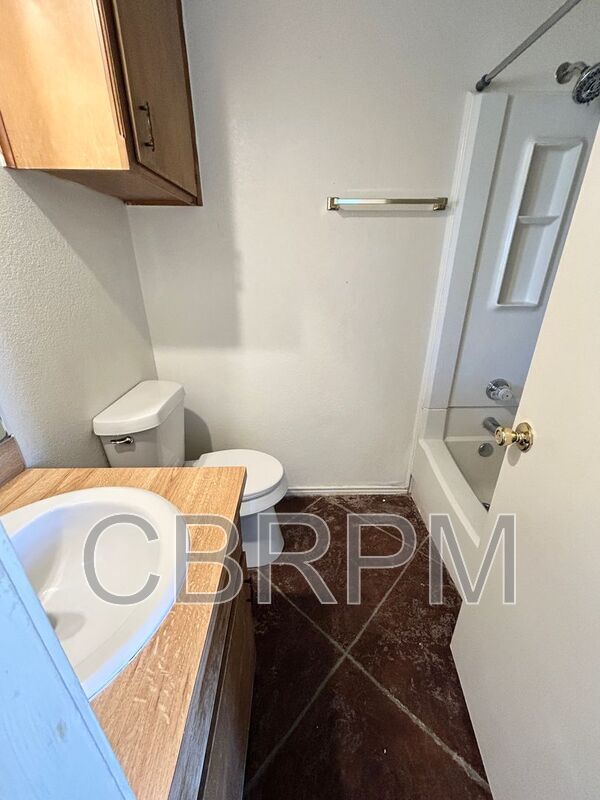 Photo - 4604 Erskine St