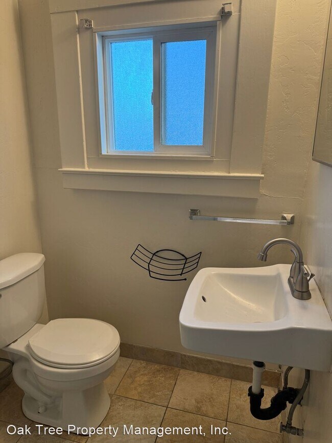 2 br, 1 bath House 7370 S. Villa Avenue Rental House Rental in