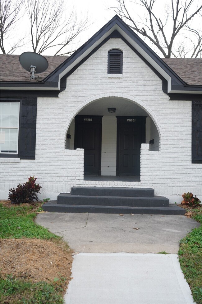 Photo - 2516 Isabella St