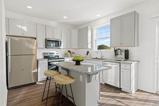 Photo - 1533 Schwinn St