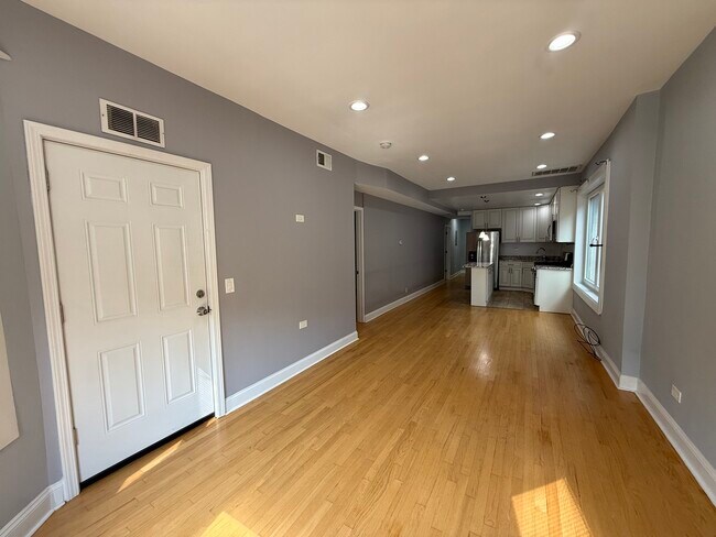 Photo - 2449 N Ridgeway Ave Unit 2