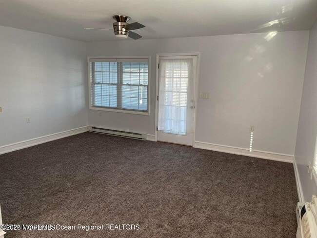 Photo - 393 Chesterfield Ct