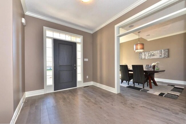 Photo - Executive Home for Rent in South London – Available August 1st