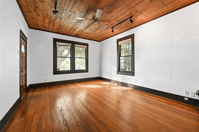 Photo - 5112 Caswell Ave