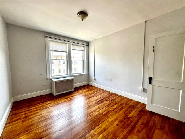 Photo - 76 Babcock St Unit 3