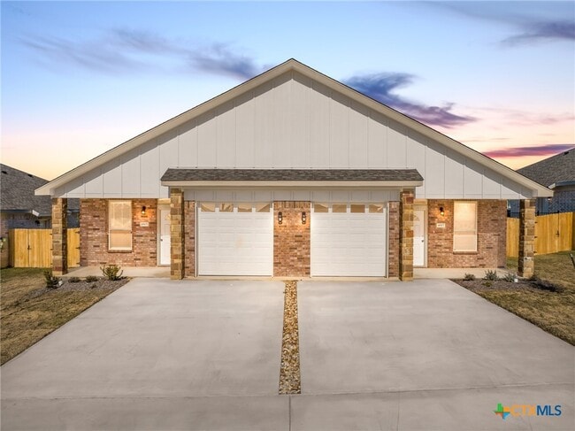 Photo - 4905 Rose Gdn Lp Townhome