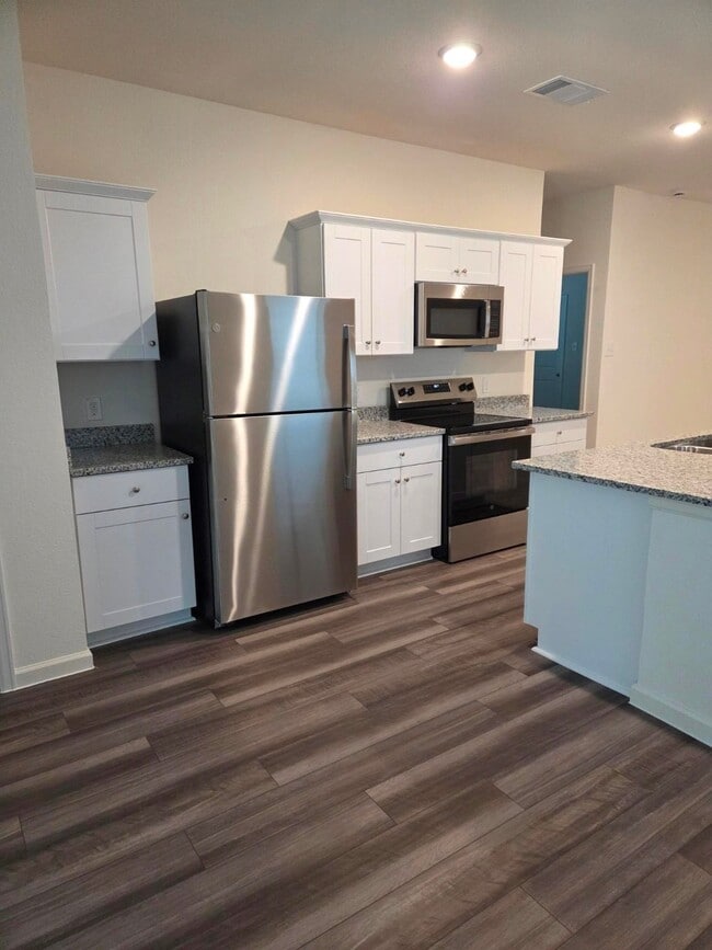 Photo - 632 Craven St