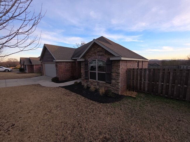 Building Photo - Lovely 3 bedroom home in northwest Fayetteville