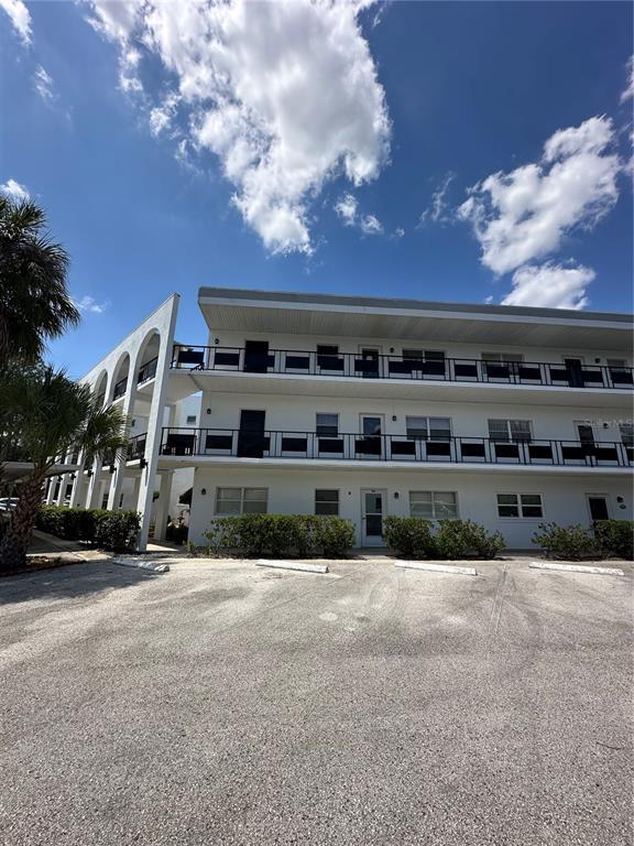 Building Photo - 100 El Camino Dr Unit 309