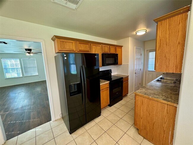 Photo - 710 Honeysuckle Dr