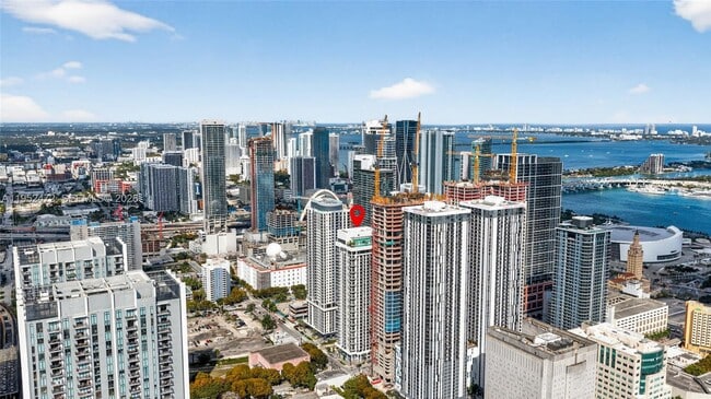 Photo - 11 NE 6th St Unidad 3210