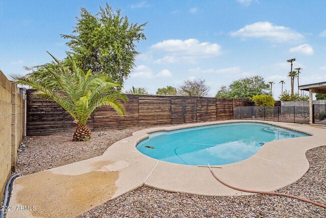 Building Photo - 1134 W Hermosa Dr