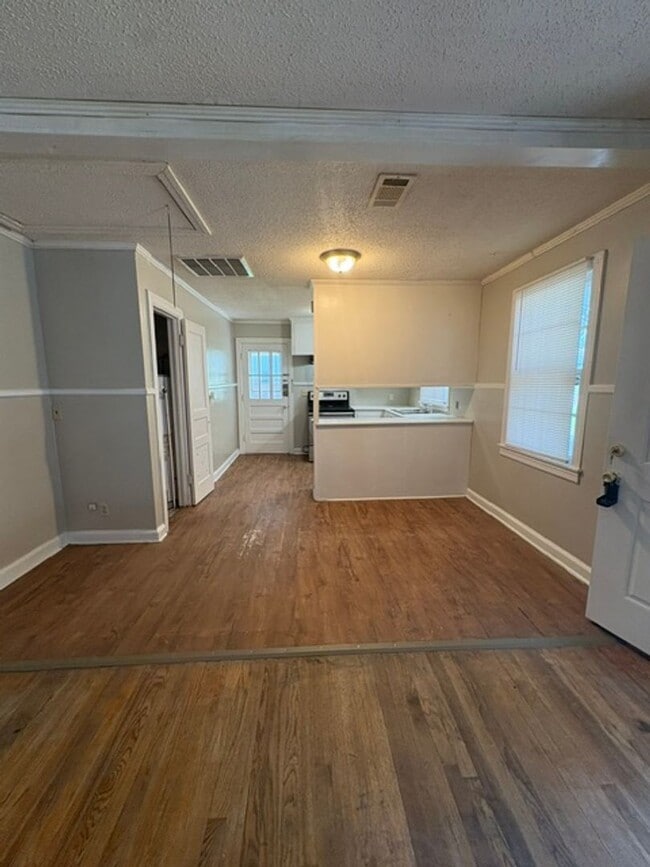 Photo - Renovated 2 Bedroom 1 Bath Home for Rent!!