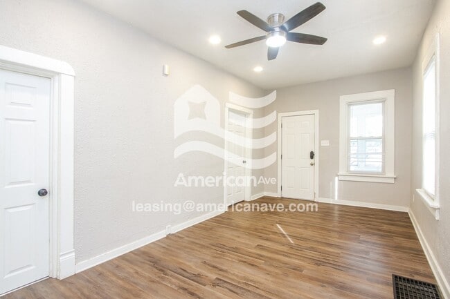 Photo - 1732 Draper St