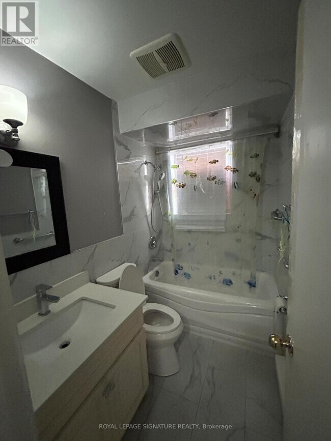 Photo - 608 Gerrard St E