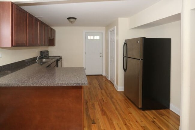 Photo - 1133 W Oakdale Ave Unit S-G