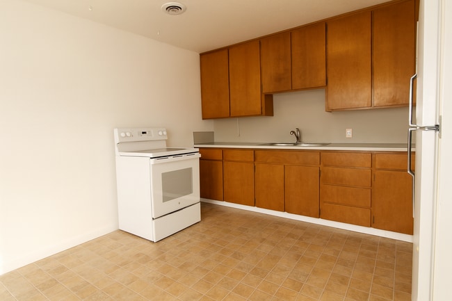 Photo - Comfort and Convenience in NE Bend. Pet-Fr...
