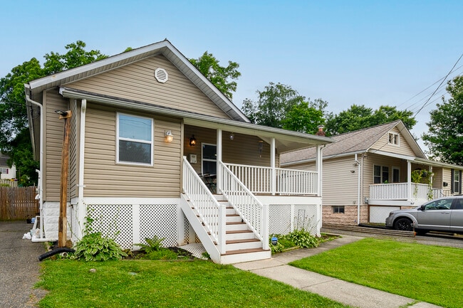 Photo - 237 3rd Ave