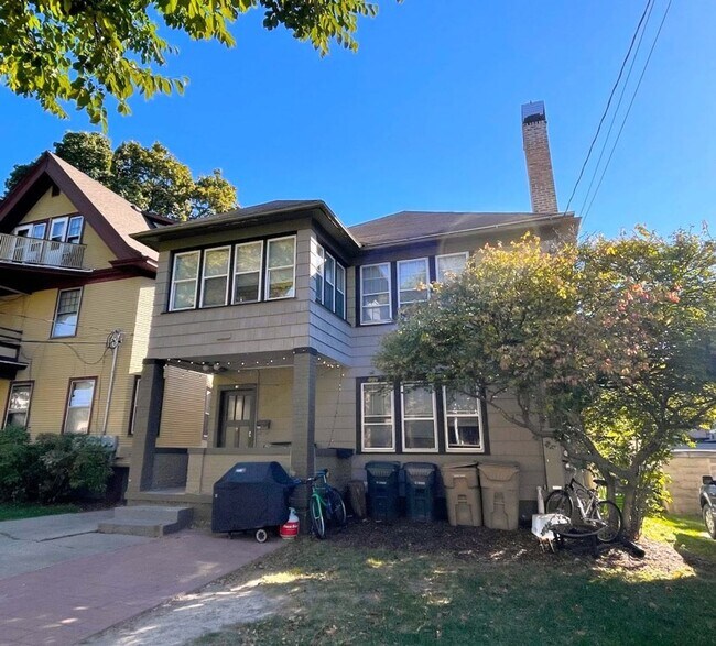 Building Photo - 33 Lathrop St Unit #1 &#2 Rental