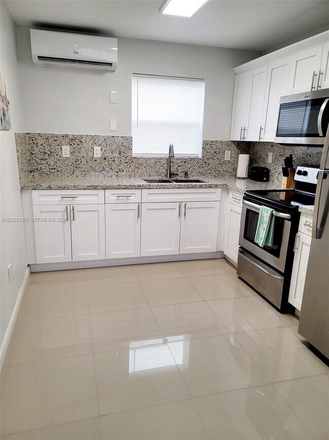 Photo - 1723 Wiley St Unit XX