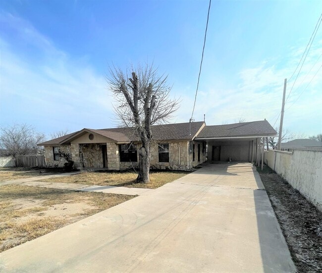 Photo - 131 Dennis Dr