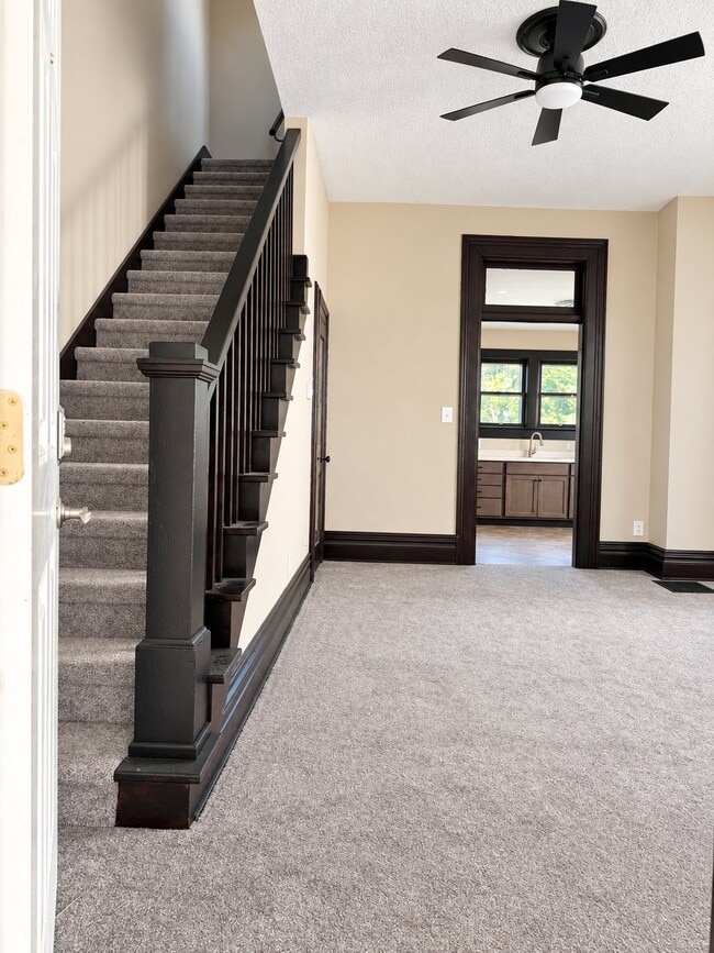 314 W Lincoln St