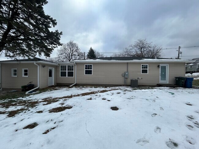 Photo - 1810 Logan St