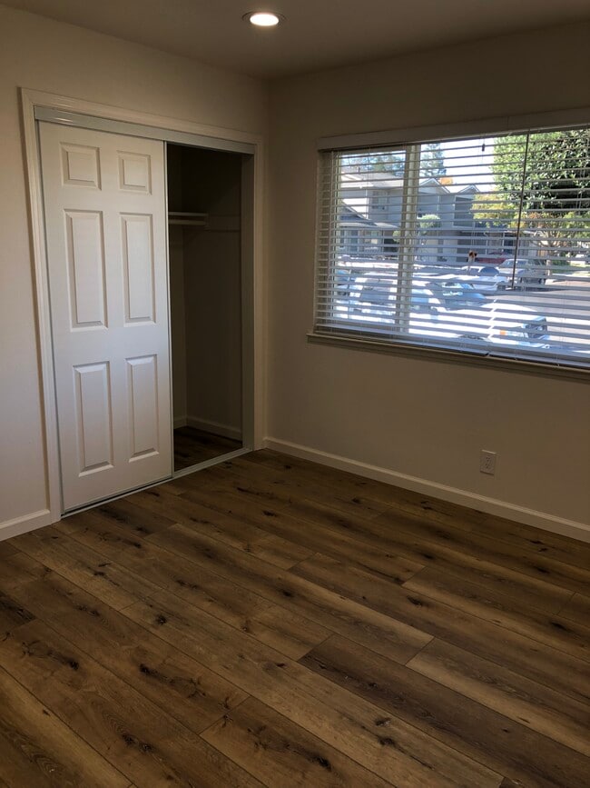 Photo - 72 Kim Louise Dr