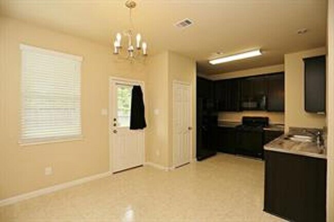 Photo - 10011 Cobbs Cove Ln