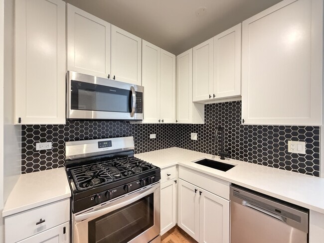 Photo - 643 W Wrightwood Ave Unit 004
