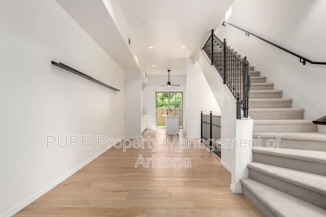 Photo - 421 W 6th St