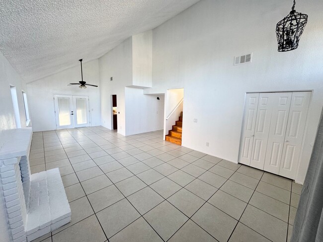 Photo - Beautiful cul-de-sac Home