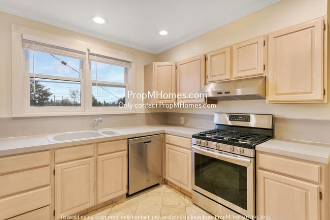 Building Photo - Charming Two-Bedroom Unit 5931 SE Division Street