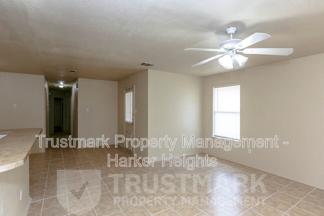 Photo - 932 Maplewood Dr