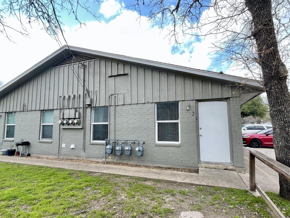 Photo - 107 Davis St (Bryan, TX)