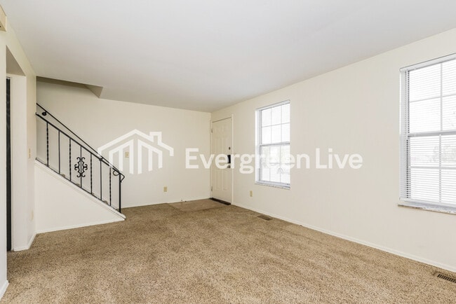 Photo - 7959 Mt Hood