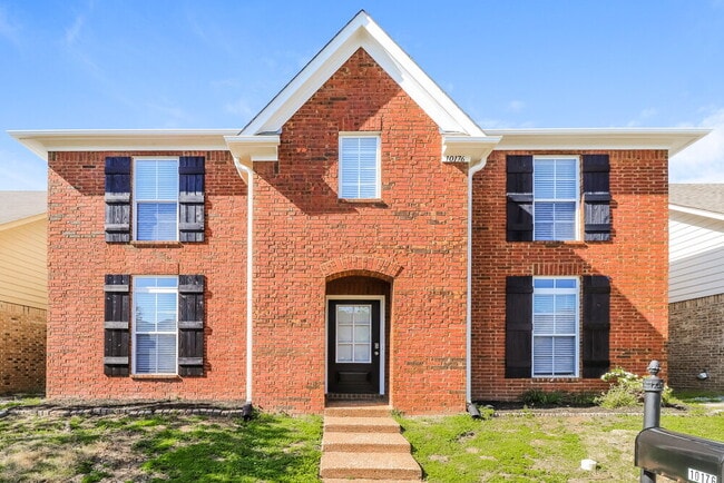 Building Photo - 10176 Evening Hill Dr