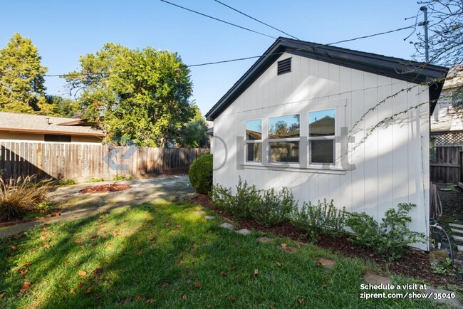 Photo - 430 Goodman Ave