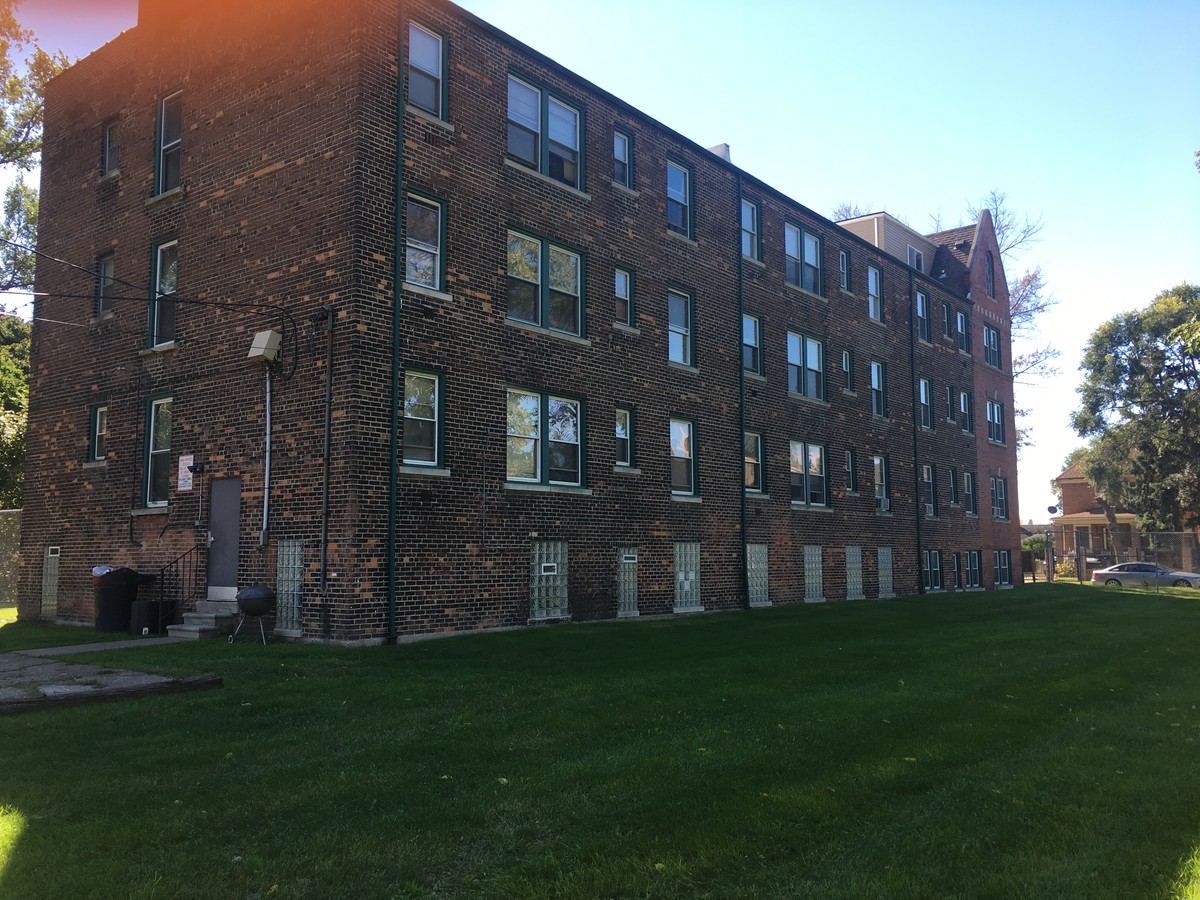 Back Site - 2024 Hubbard Street