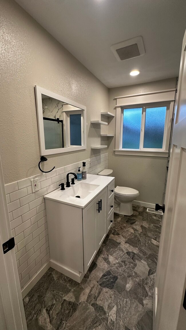 Photo - 340 SE 26th Ave