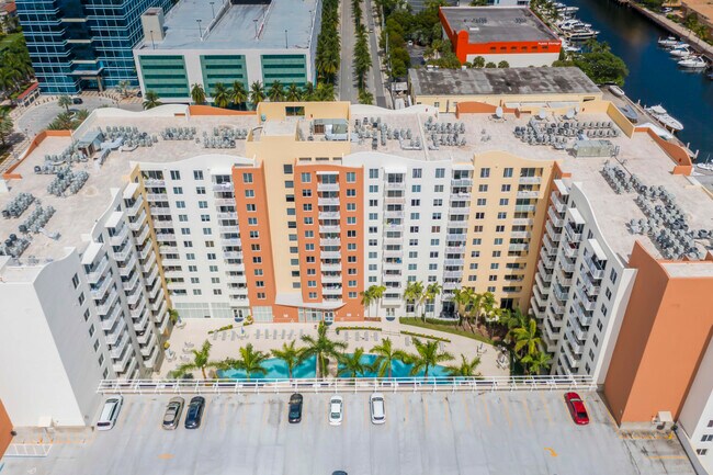18800 NE 29th Ave Unit 923