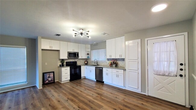 Photo - 14419 Cypress Leaf Dr
