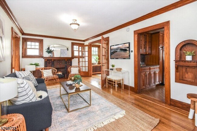 19 Field Rd