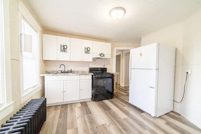 Photo - 817 E Pear St Unit Apt 2