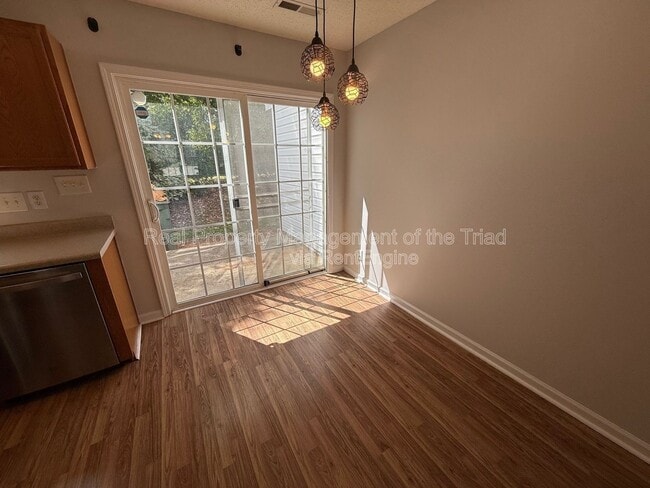 Photo - 255 Malamute Ln