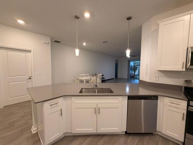 Photo - 9412 Revere Ave